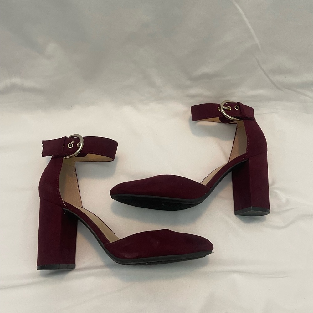 Heels - Picture 5 of 5